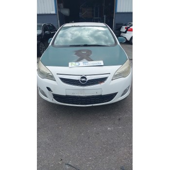 opel astra j (p10) del año 2009