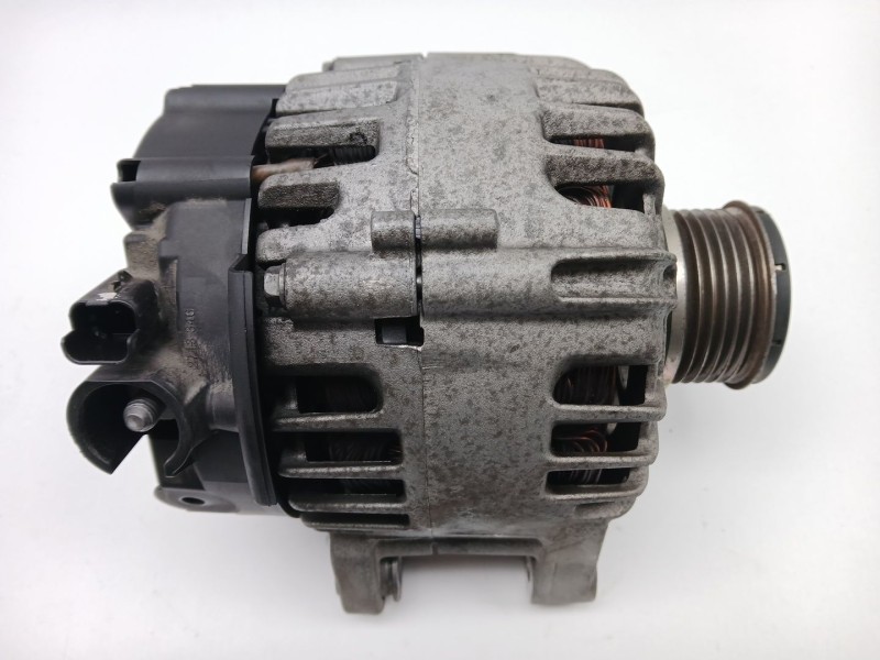 Recambio de alternador para citroën c3 iii (sx) 1.2 thp 110 referencia OEM IAM 9818677980 2713135A TG12C261