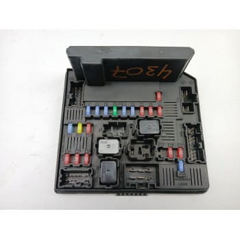 CAJA RELES / FUSIBLES 284B7BB00B 