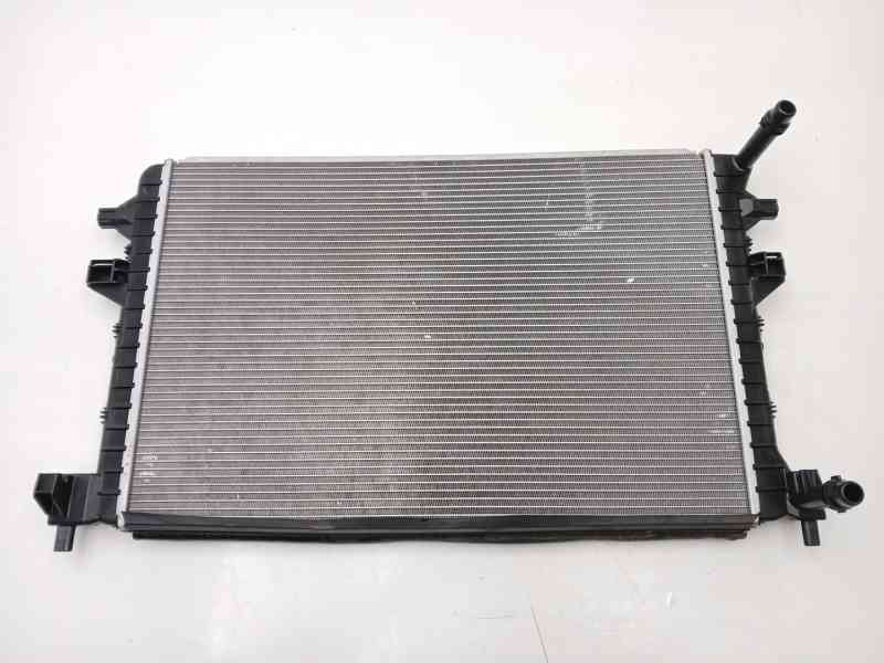 Recambio de radiador agua para audi a3 sportback (8ya, 8yf) 35 tdi referencia OEM IAM  5Q0121251HS 