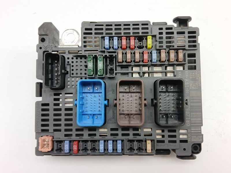 Recambio de caja reles / fusibles para citroën c4 ii (nc_) 1.6 hdi 90 referencia OEM IAM  9677987180 