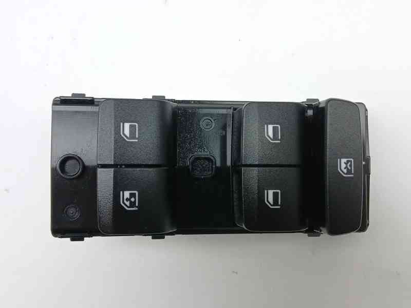Recambio de mando elevalunas delantero izquierdo para hyundai i20 iii (bc3, bi3) 1.0 t-gdi referencia OEM IAM  9357Q0210 