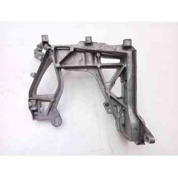 SOPORTE FARO IZQUIERDO A2056221600 