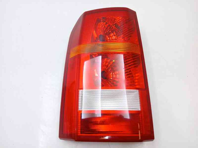 Recambio de piloto trasero izquierdo para land rover discovery iii (l319) 2.7 td 4x4 referencia OEM IAM  XFB000573 