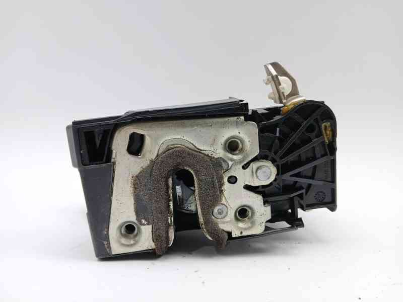 Recambio de cerradura puerta trasera derecha para dacia sandero iii 1.0 tce 90 referencia OEM IAM  825020994R 