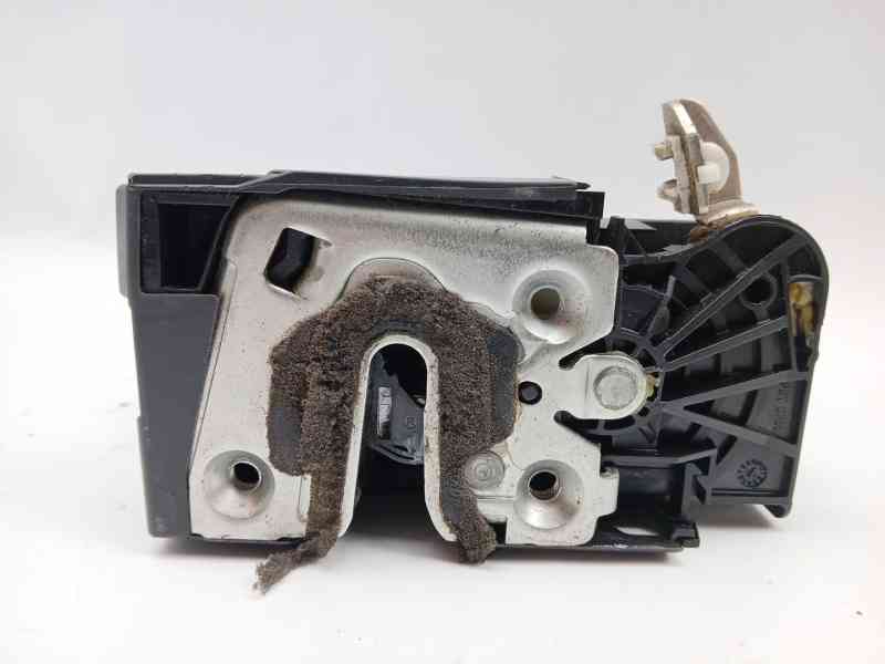 Recambio de cerradura puerta delantera derecha para dacia sandero iii 1.0 tce 90 referencia OEM IAM  805023241R 