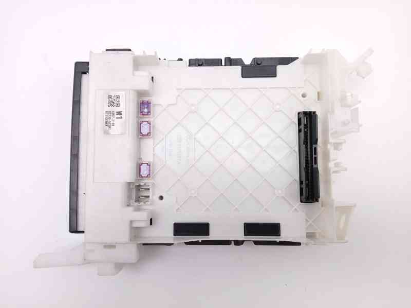 Recambio de caja reles / fusibles para toyota yaris (_p21_, _pa1_, _ph1_) 1.5 (mxpa11) referencia OEM IAM  8273052S90 