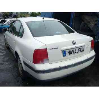 VOLKSWAGEN PASSAT BERLINA (3B2)