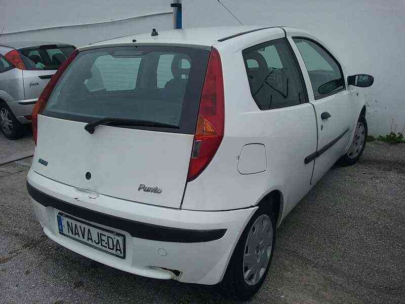 FIAT PUNTO BERLINA (188)