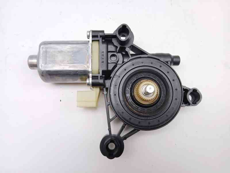 Recambio de motor elevalunas delantero derecho para seat leon st (5f8) 1.4 tsi referencia OEM IAM 0130822716 5Q0959802B 