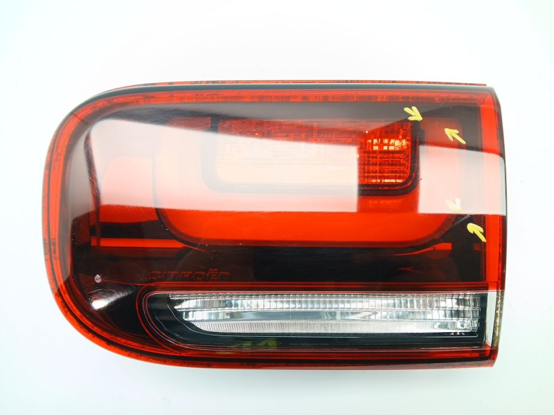 Recambio de piloto trasero derecho interior para citroën c4 cactus 1.5 bluehdi 100 referencia OEM IAM 9821352180  