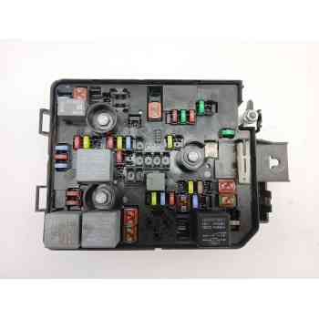 CAJA RELES / FUSIBLES 39068005 