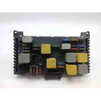 CAJA RELES / FUSIBLES A6395450301 A6395450301 