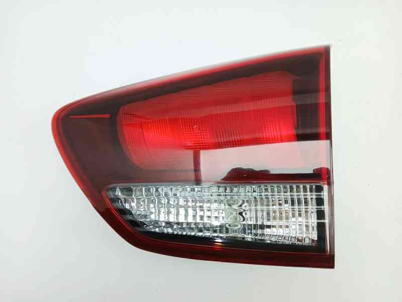 Recambio de piloto trasero derecho interior para kia carens iv 1.7 crdi referencia OEM IAM 92404A4500 92404A4500 