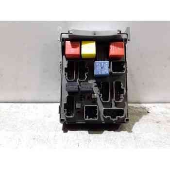 CAJA RELES / FUSIBLES 8200148809 8200004201 