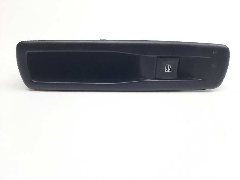 Recambio de mando elevalunas trasero derecho para renault megane iii berlina 5 p limited referencia OEM IAM 829500004R 156024250