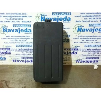 CAJA RELES / FUSIBLES 030428 J200030428