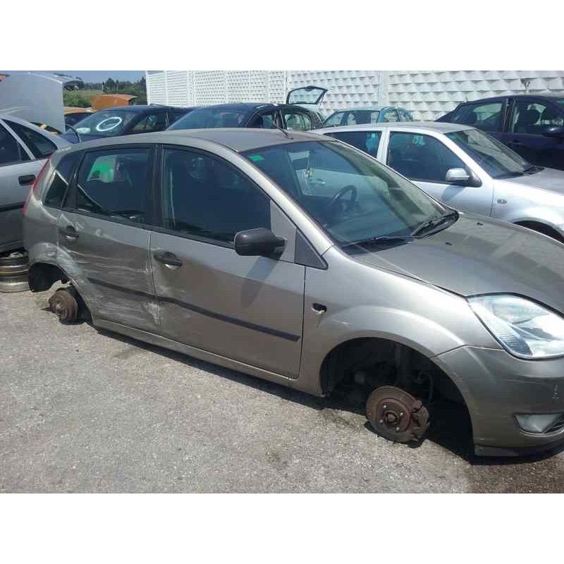 ford fiesta (cbk) del año 2004