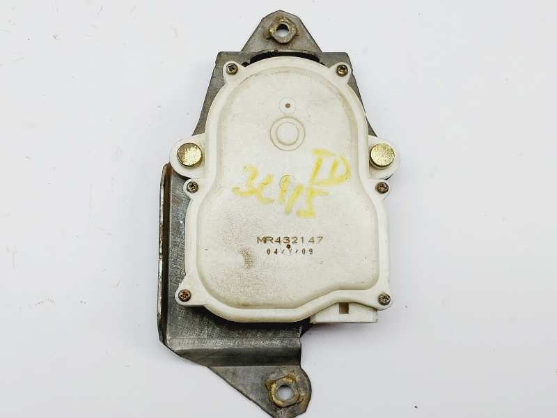 Recambio de motor cierre centralizado trasero derecho para mitsubishi montero sport (k90) 2.5 td gls referencia OEM IAM MR432147