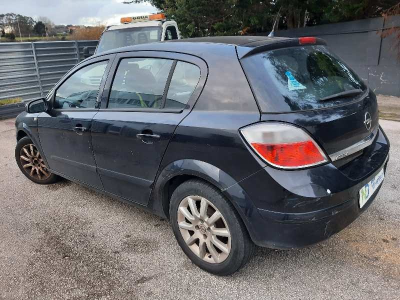 opel astra h berlina del año 2006