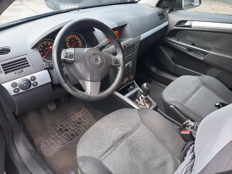 opel astra h berlina del año 2006