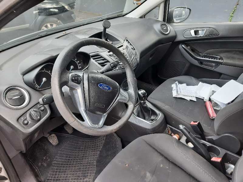 ford fiesta (ccn) del año 2013