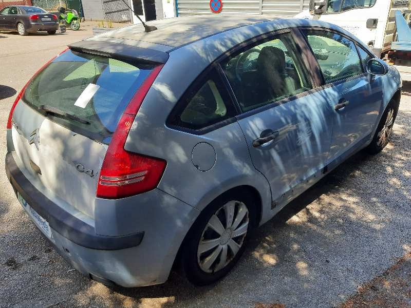 citroen c4 berlina del año 2004