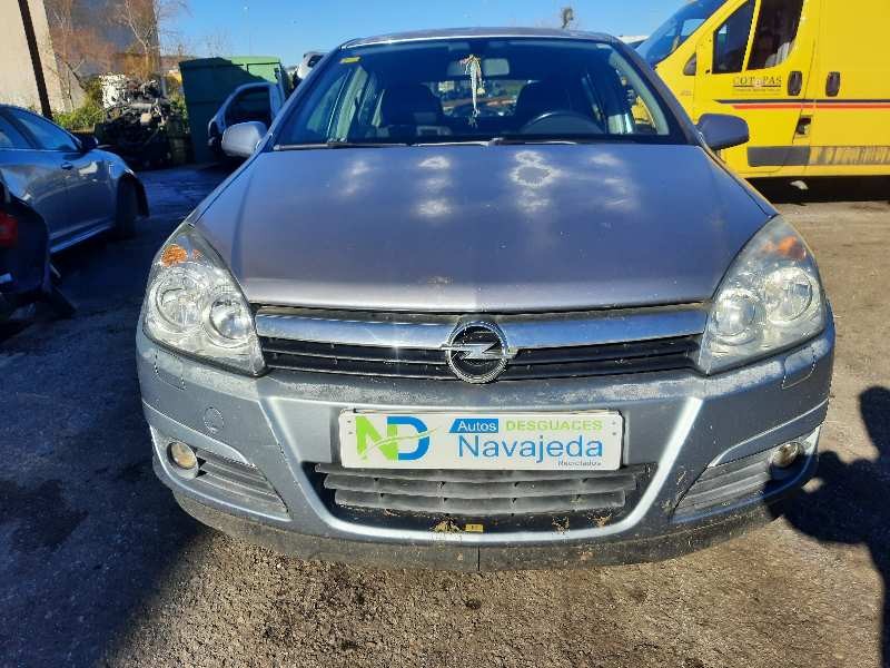 opel astra h berlina del año 2004