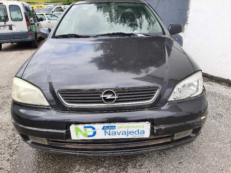 opel astra g berlina del año 2000