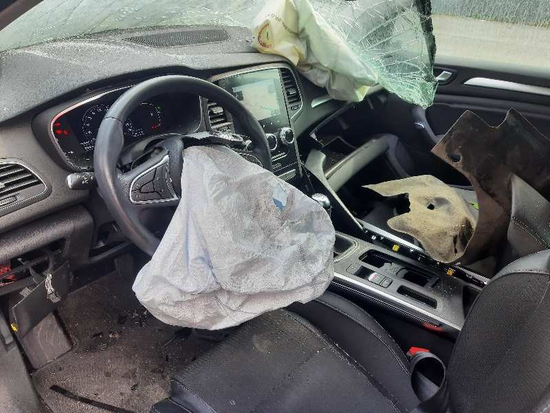 renault megane iv berlina 5p del año 2020