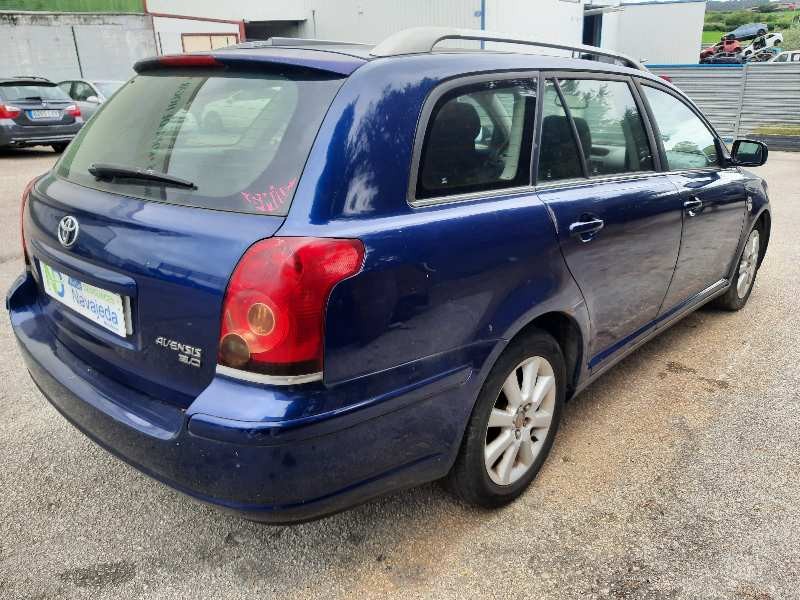 toyota avensis wagon (t25) del año 2004