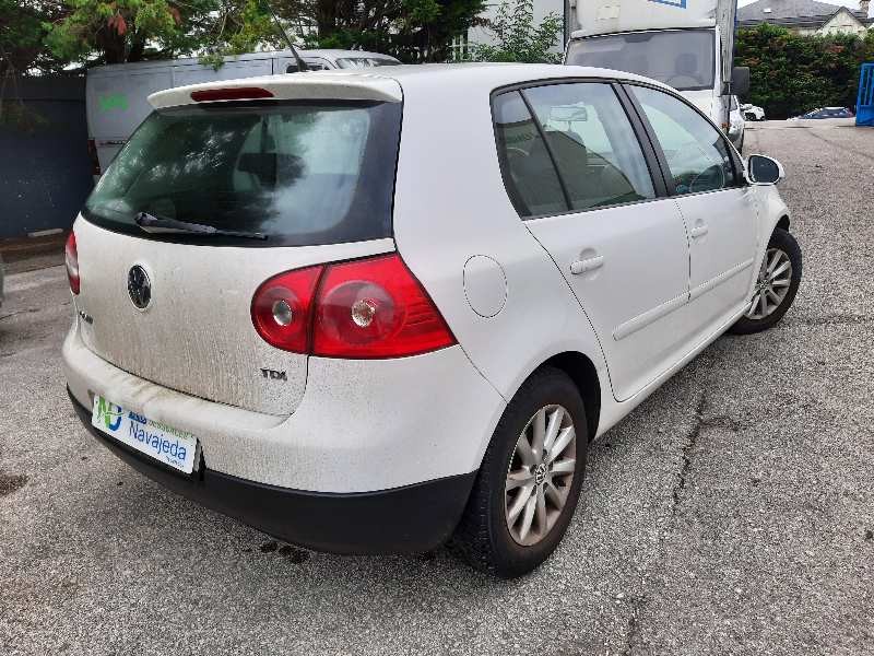 volkswagen golf v berlina (1k1) del año 2007