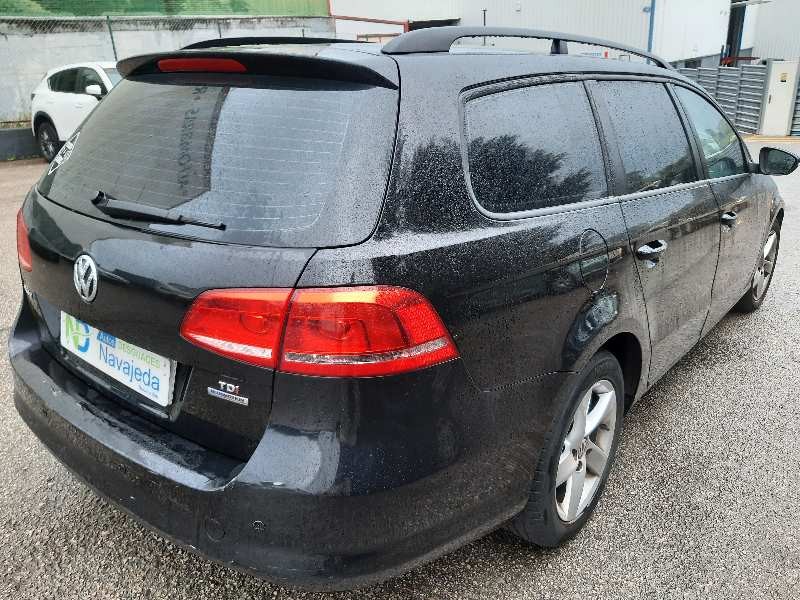 volkswagen passat variant (365) del año 2013