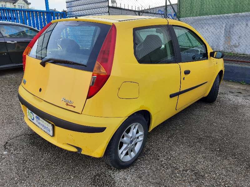 fiat punto berlina (188) del año 2001