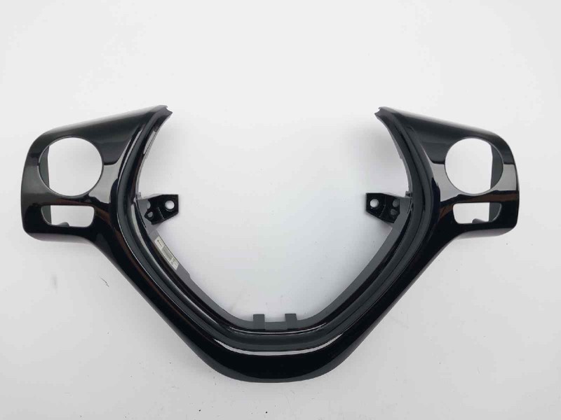 Recambio de volante para peugeot 108 1.0 referencia OEM IAM B0009825XU  