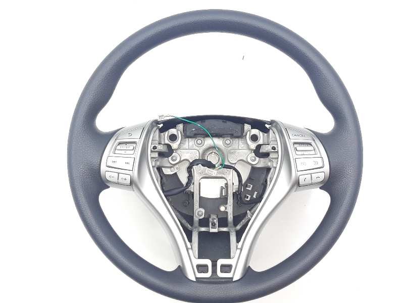Recambio de volante para nissan pulsar (c13) tekna referencia OEM IAM 484303ZL1A 341781D4D 172504174