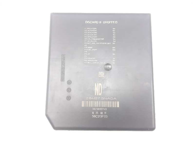 Recambio de caja reles / fusibles para nissan pulsar (c13) tekna referencia OEM IAM 284B75NA05 58C313F03 