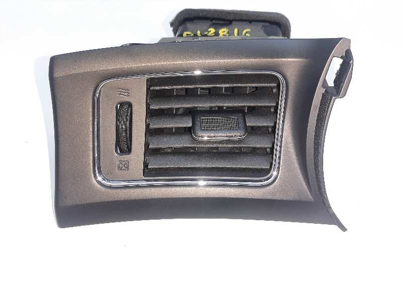 Recambio de rejilla aireadora para nissan pulsar (c13) tekna referencia OEM IAM 687613ZL1B1  