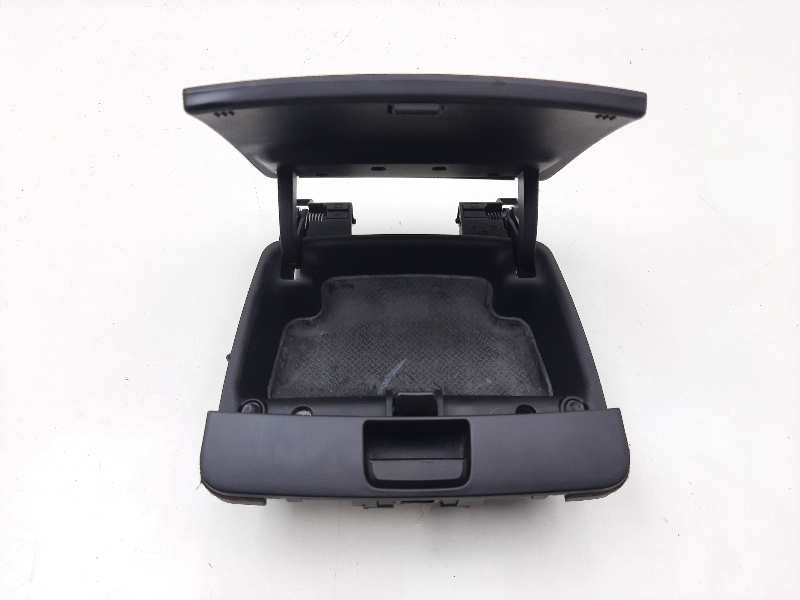 Recambio de guantera para hyundai i30 comfort referencia OEM IAM 847702L000 845502L200WK 