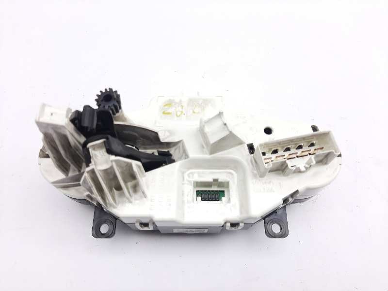 Recambio de mando climatizador para ford fiesta (ccn) ambiente referencia OEM IAM 8A6118549  
