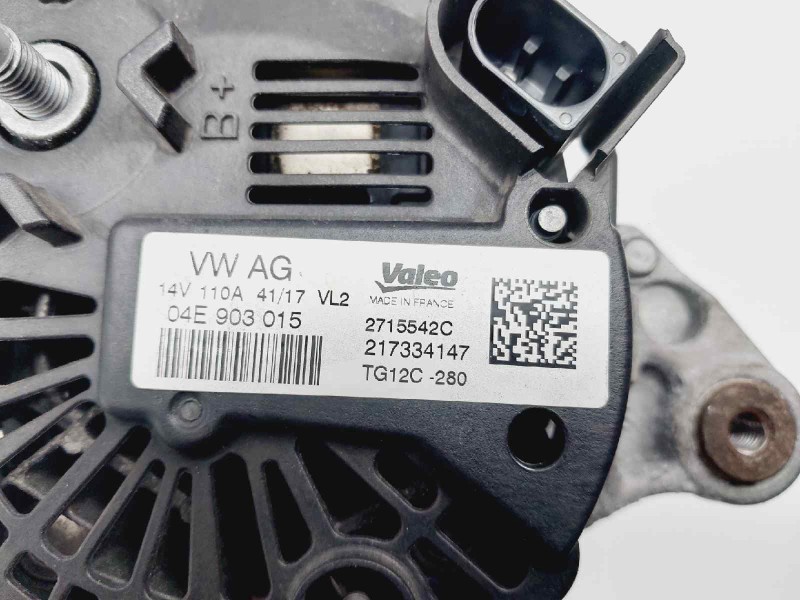 Recambio de alternador para volkswagen t-roc edition referencia OEM IAM 04E903015  