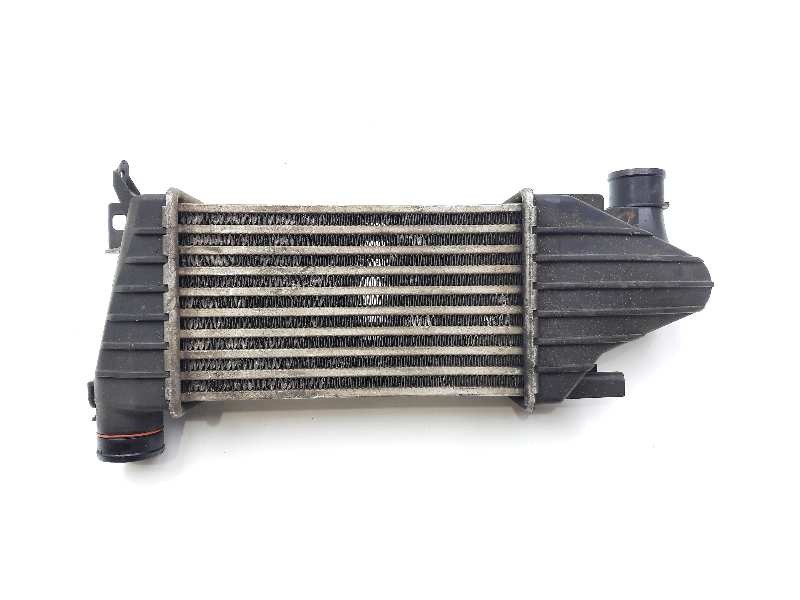 Recambio de intercooler para opel astra h berlina sport referencia OEM IAM 13128926  