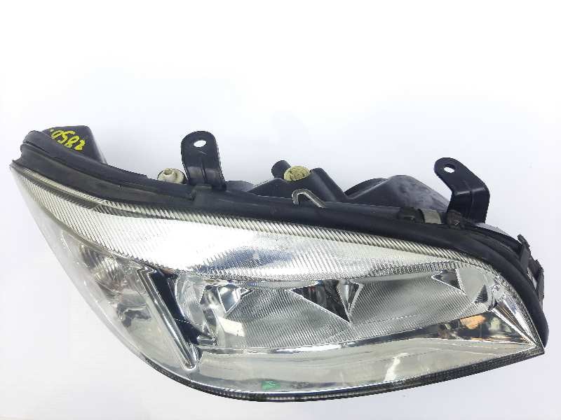 Recambio de faro derecho para opel zafira a club referencia OEM IAM 1216276 4421122R 11536502
