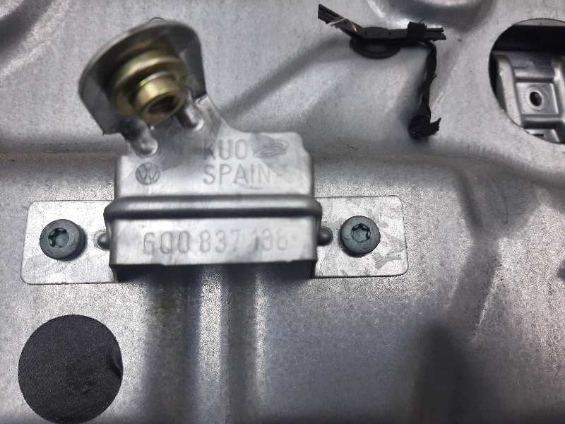 Recambio de elevalunas delantero derecho para volkswagen polo (9n3) advance referencia OEM IAM 600837138 04837756 