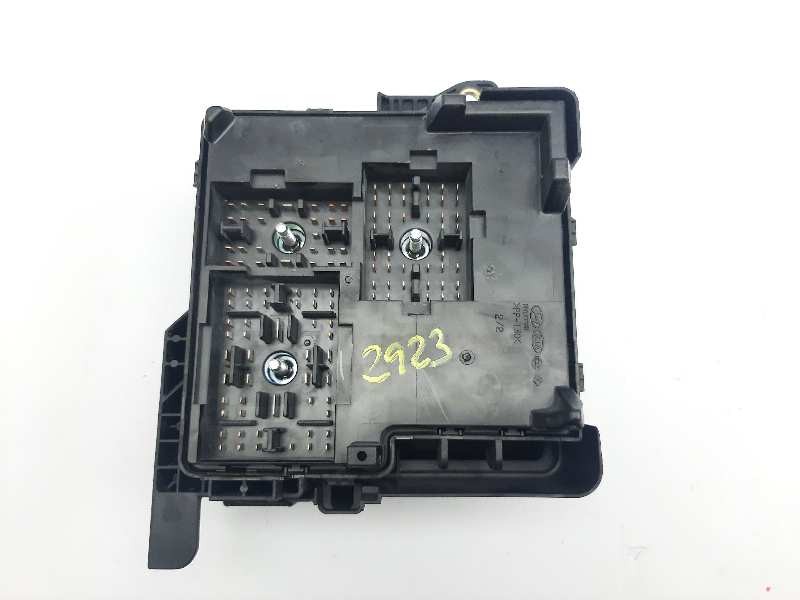 Recambio de caja reles / fusibles para hyundai i30 comfort referencia OEM IAM 919501H030  