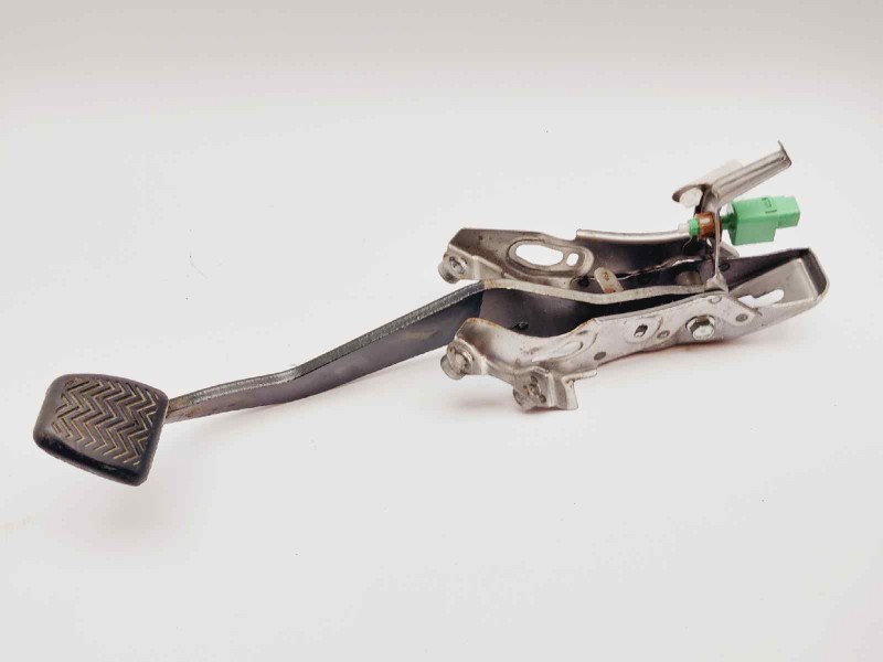 Recambio de pedal embrague para toyota verso active referencia OEM IAM 313010F070  