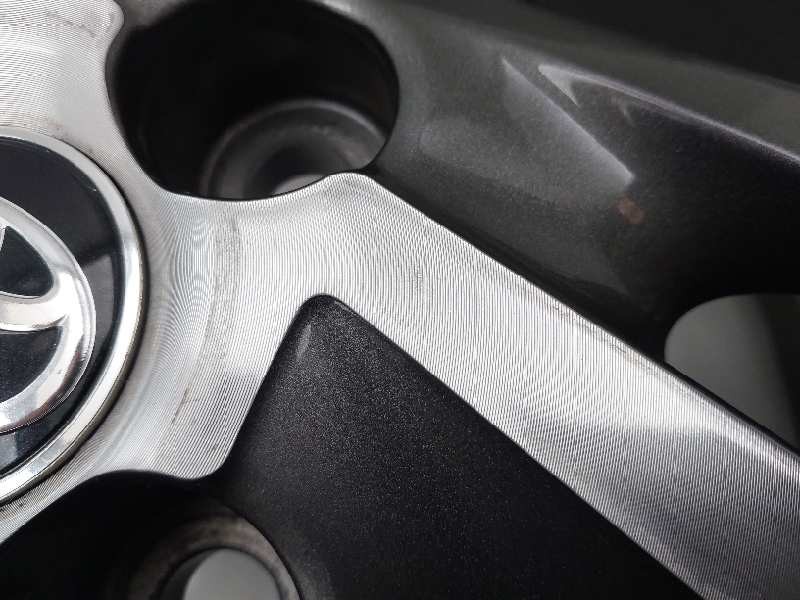 Recambio de llanta para toyota yaris hybrid referencia OEM IAM 426110DG80  
