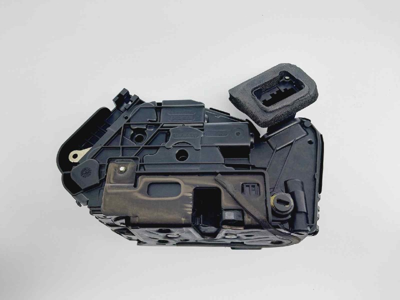 Recambio de cerradura puerta trasera derecha para volkswagen t-roc edition referencia OEM IAM 5TA839016E  