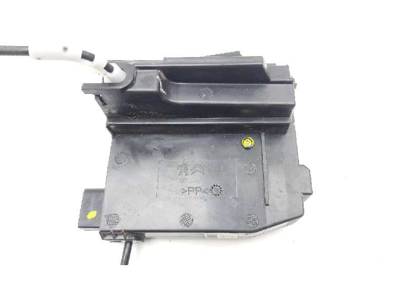 Recambio de cerradura puerta trasera derecha para peugeot 308 allure referencia OEM IAM 9807954780  