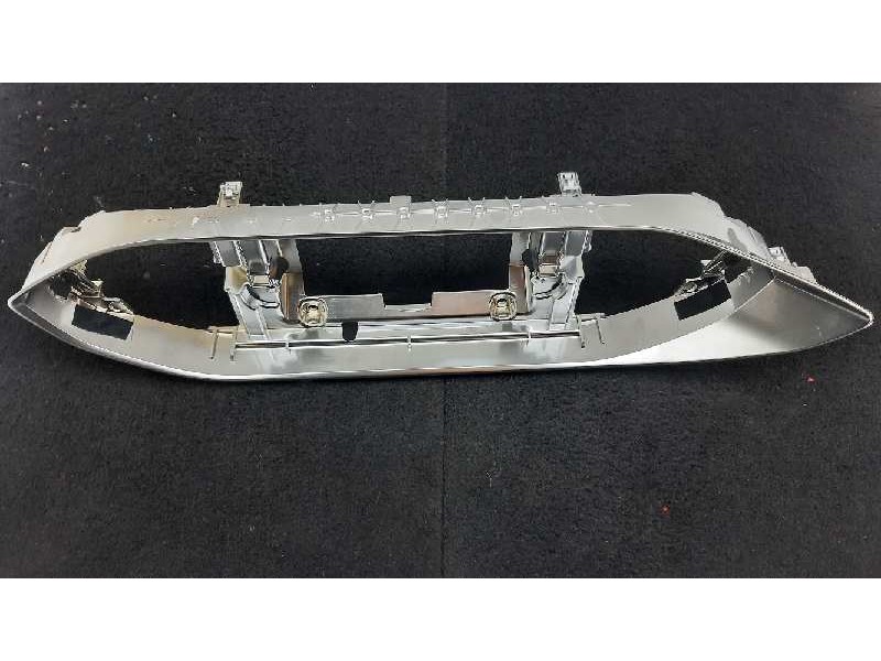 Recambio de moldura para peugeot 308 allure referencia OEM IAM 98075499VV  